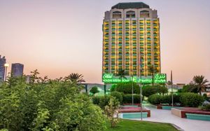 holiday international sharjah 4*