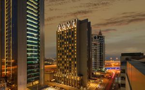 rove dubai marina.