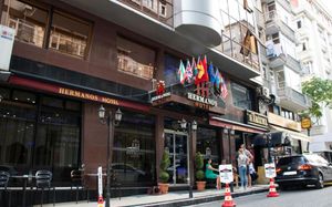 hermanos hotel 3*