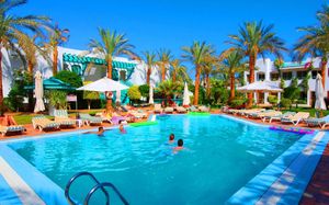falcon hills 3*